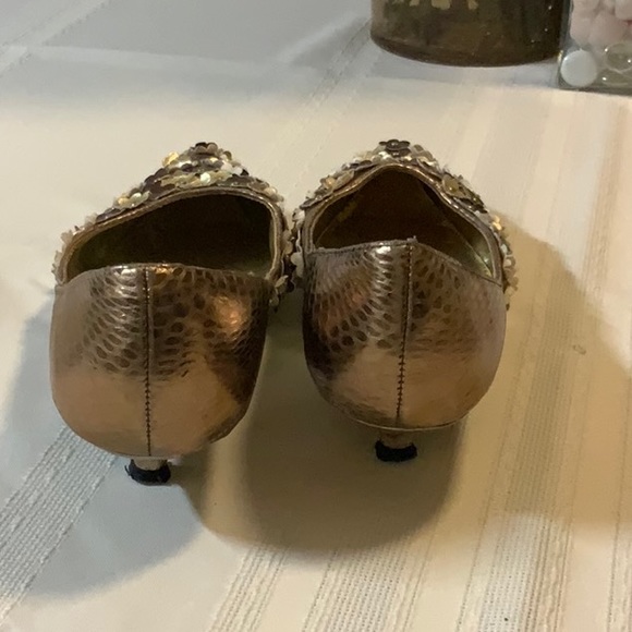 Doll house kiddie heel, leather flower and studs - Picture 2 of 5